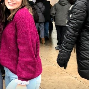 AMERICAN EAGLE SWEATER